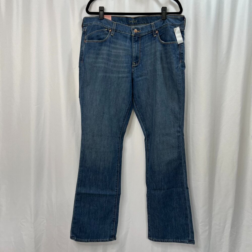 NWT Old Navy Mid-Rise Boot-Cut Stretch Jeans Woman 16 Regular
